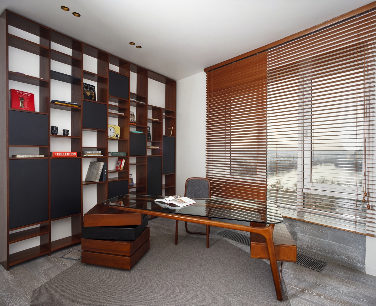 Дерев’яні жалюзі в інтер’єрі